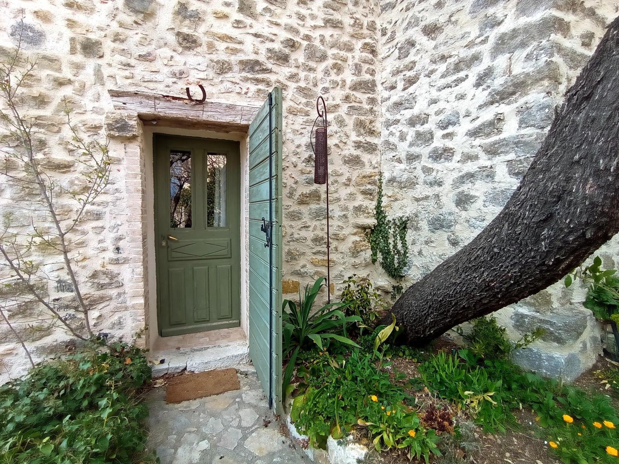 לינה וארוחת בוקר Bargème La Fontaine חדר תמונה